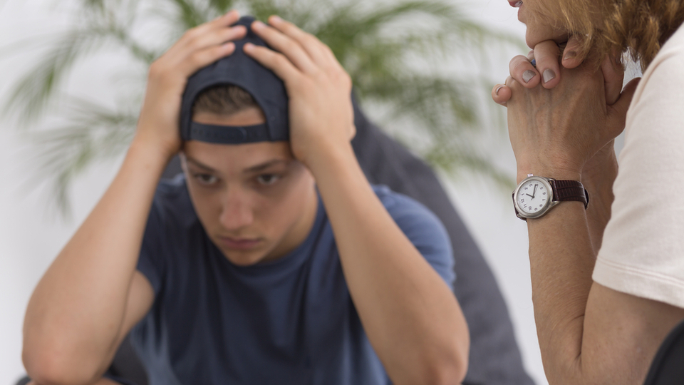 Çocuğunuzun madde bağımlısı olduğunu gösteren 12 işaret!