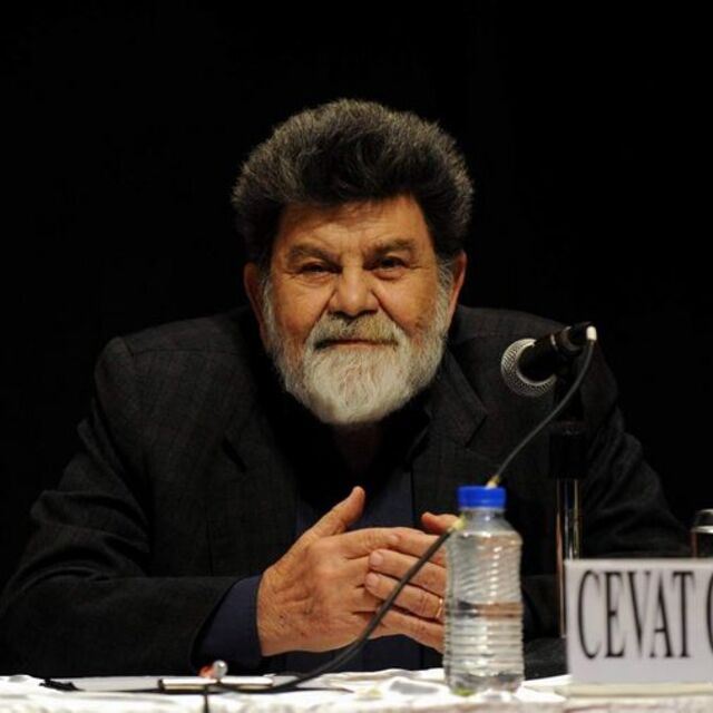 Erdal Öz Edebiyat Ödülü, bu yıl Cevat Çapan'ın!