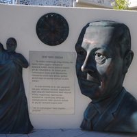 "Erdoğan'a benzemeyen" büst kaldırıldı