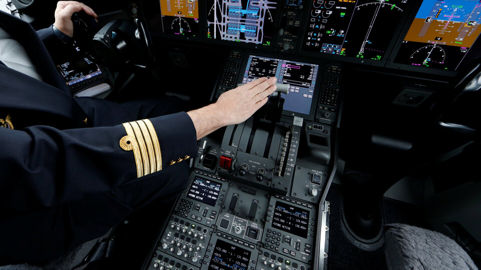 Onlarca pilot aniden hastalandı, uçuşlar iptal