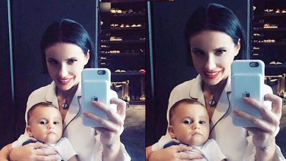 Gülşen oğlu Benan'la selfie yaptı