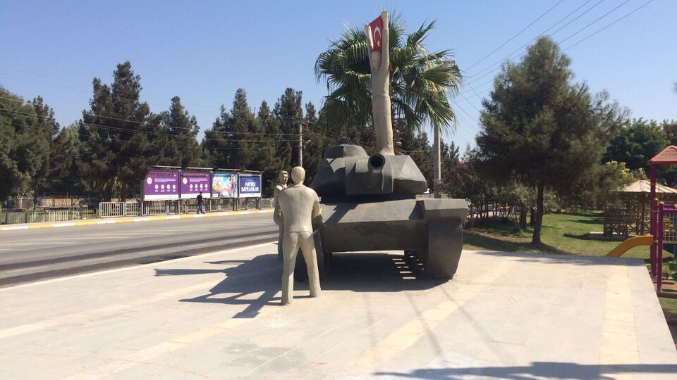 Erdoğan, 'Heykel değil, hizmet diksinler' dedi, Harran'daki heykel de kaldırıldı