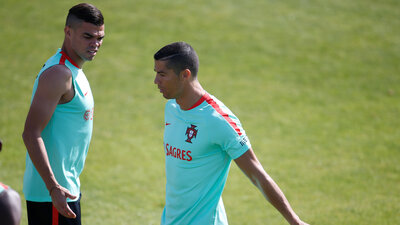 ''Ronaldo, Come to Beşiktaş''