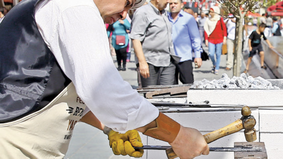 Altın eller Taksim'de buluştu