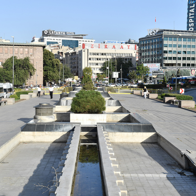 Ankara Büyükşehir Belediyesi'nden 'Atatürk Anıtı yıkıldı' iddiasına yanıt