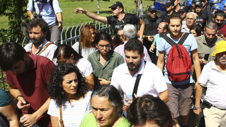 Adliyede Nuriye Gülmen ve Semih Özakça gerginliği: 24 gözaltı