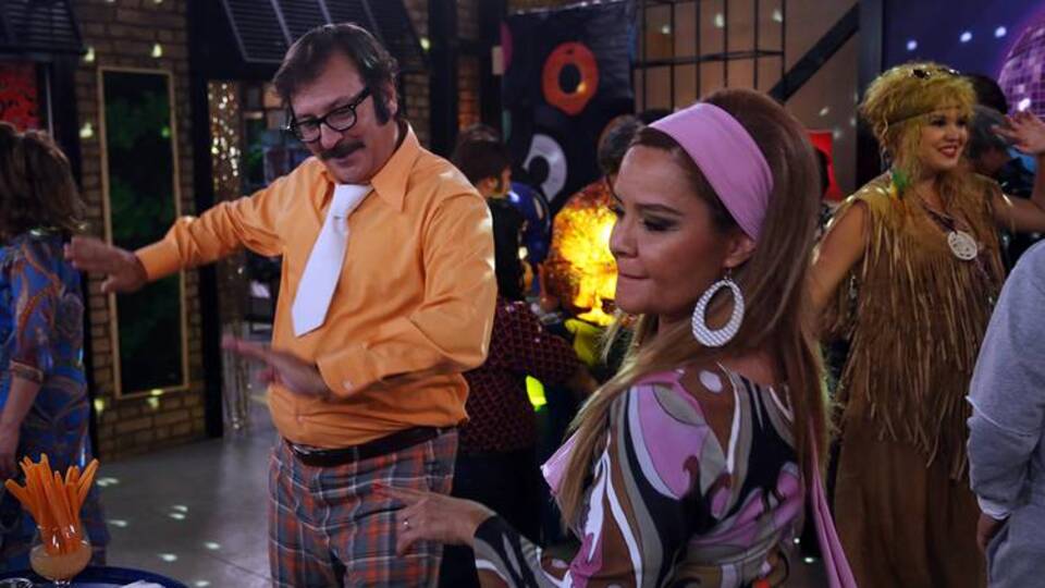 Çocuklar Duymasın'da 70'ler partisi