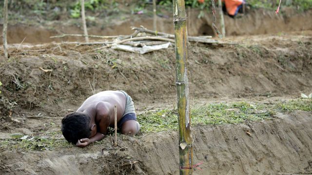 Myanmarlı başkomutan: "Arakanlı Müslümanlar hiçbir zaman etnik grup değillerdi"