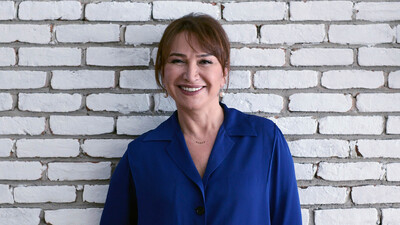 Yeni başkan Demet Akbağ