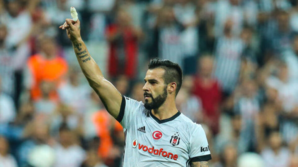 Çıkık parmakla galibiyet üçlüsü!