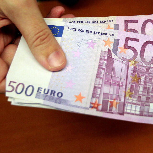 İsviçre'de tuvaletlerde 500 Euro'luk banknotlar bulundu