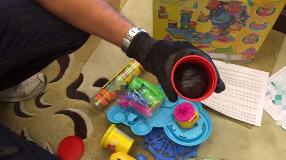 Oyun hamurundan zehir çıktı!