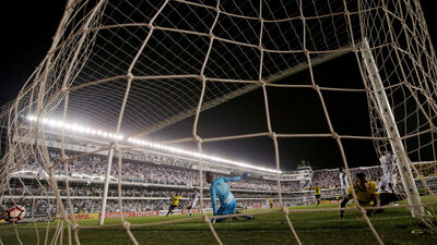 Taraftarlar statta kilitli kaldı