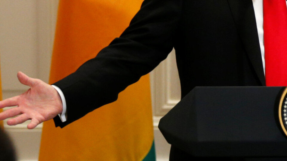 Trump ülkenin adını yanlış söyledi, sosyal medyanın alay konusu oldu