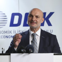 DEİK'te bayrak değişimi