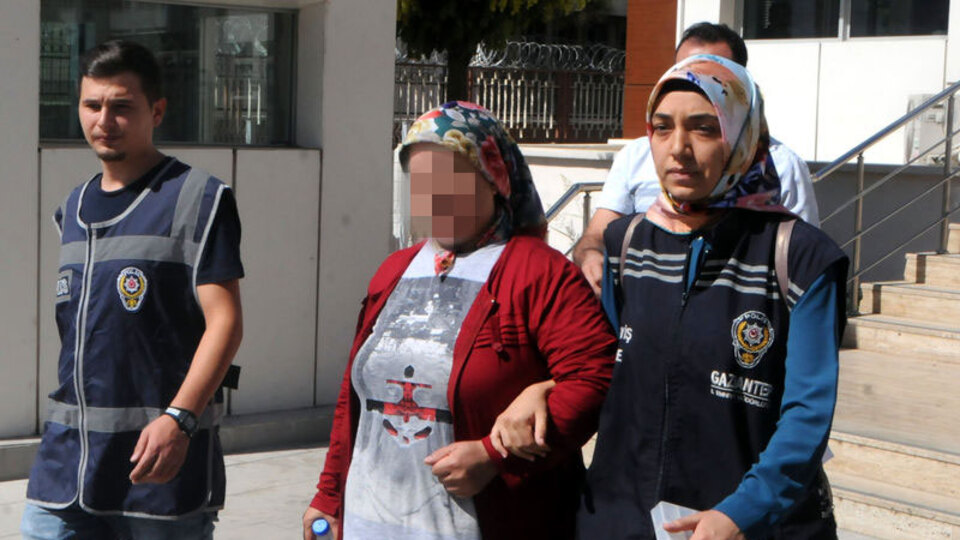 Sadece evi değil kasayı da temizlemiş!