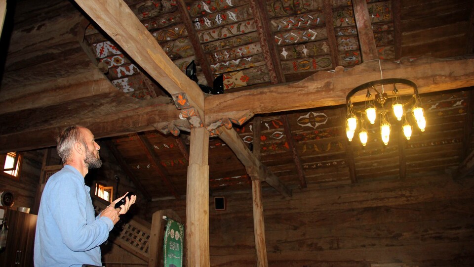 8,5 asırlık ahşap çivisiz cami görenleri hayran bırakıyor!