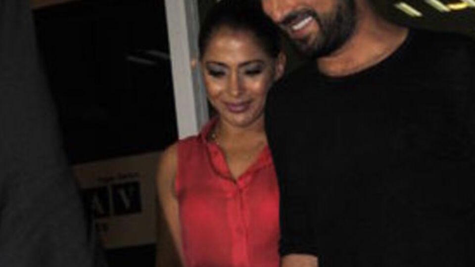 Eşi korktu jenaratör taktırdı!