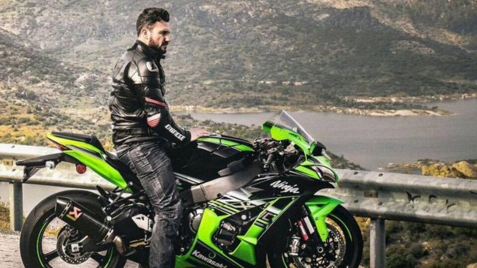 Motosiklet tutkununun feci sonu!