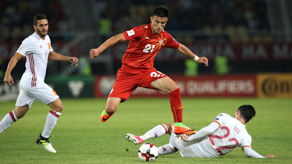 Elif Elmas'a milli davet!