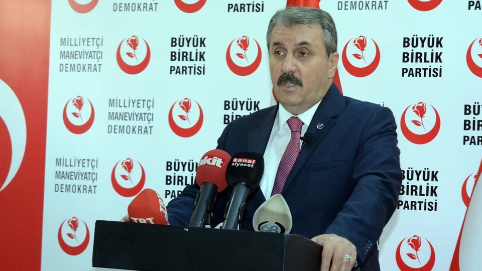 BBP Genel Başkanı Destici: Referandumu meşru göstermeye çalışıyorlar