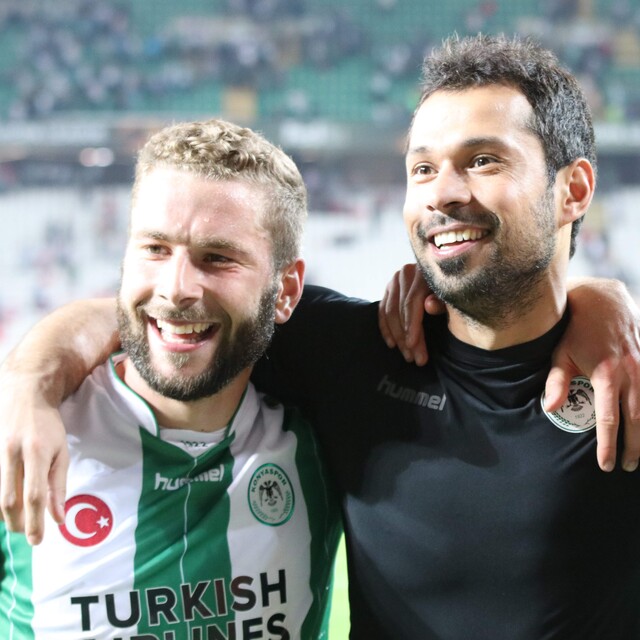 Konyasporlular, atmosfere dikkat çekti