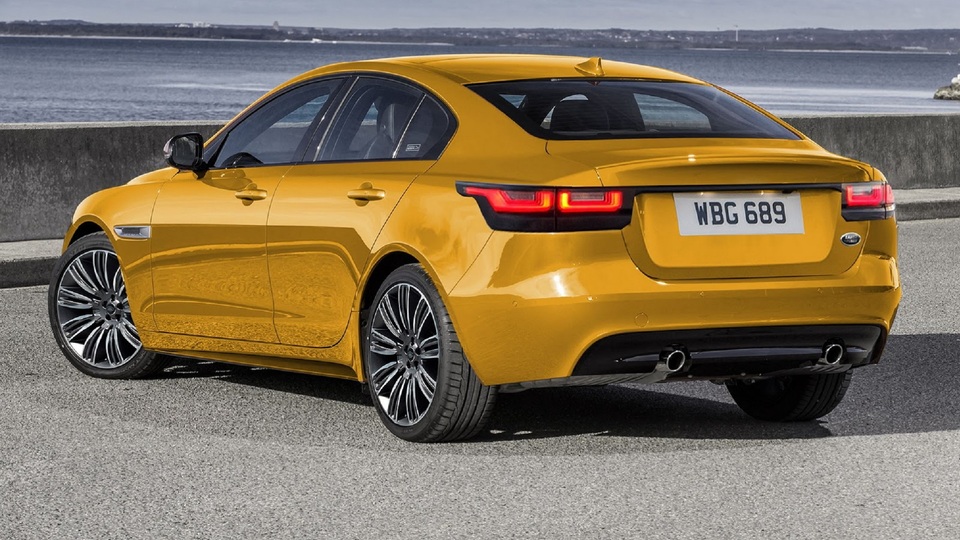 Ve ilk görüntüler geldi! Efsane SUV şekil değiştiriyor