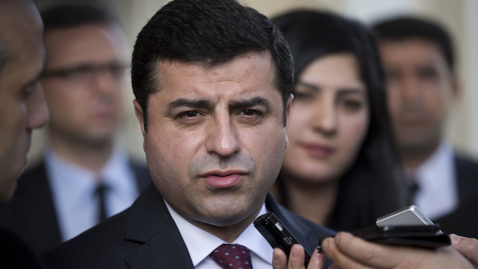 Selahattin Demirtaş: 'Tweet'lerim dışarıdan atılıyor