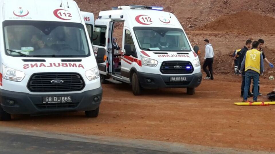 Polisleri taşıyan midibüs devrildi: 7 yaralı