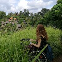 Hastalığına inat dünyayı dolaşıyor