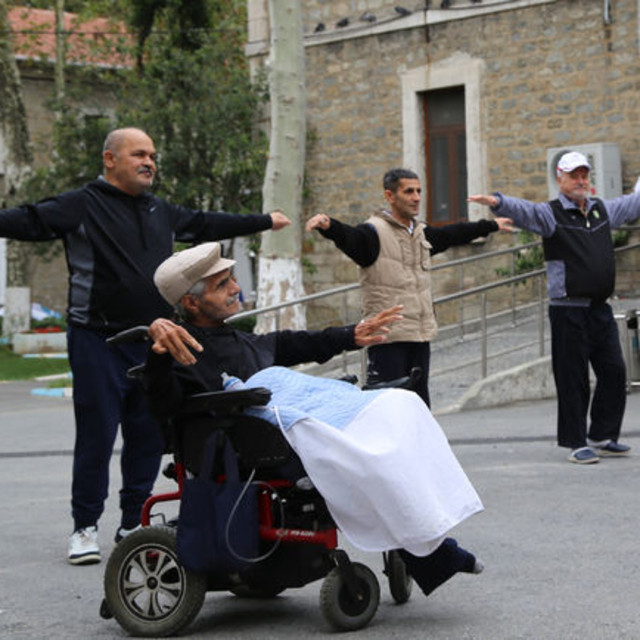 Darülaceze'de sabah sporu