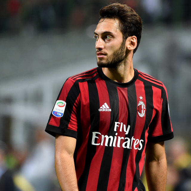 Çalhanoğlu özür diledi!