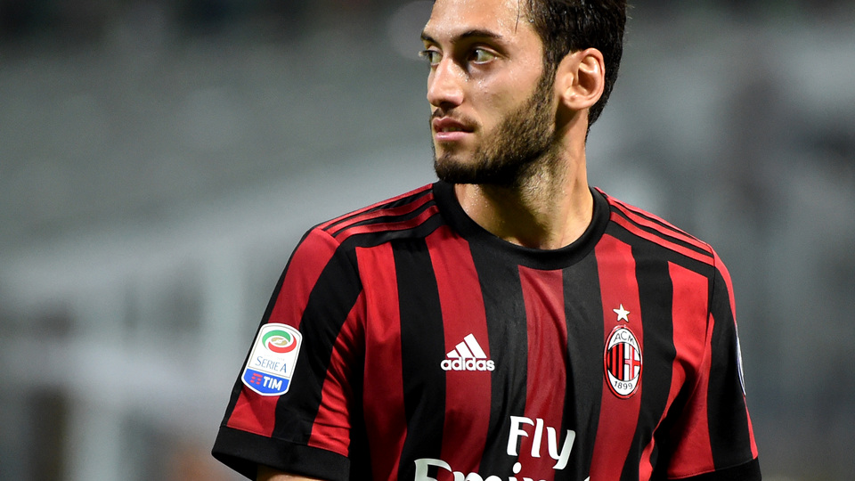 Çalhanoğlu özür diledi!