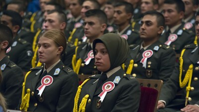 Kara Harp Okulu'nda ilk başörtülü öğrenci