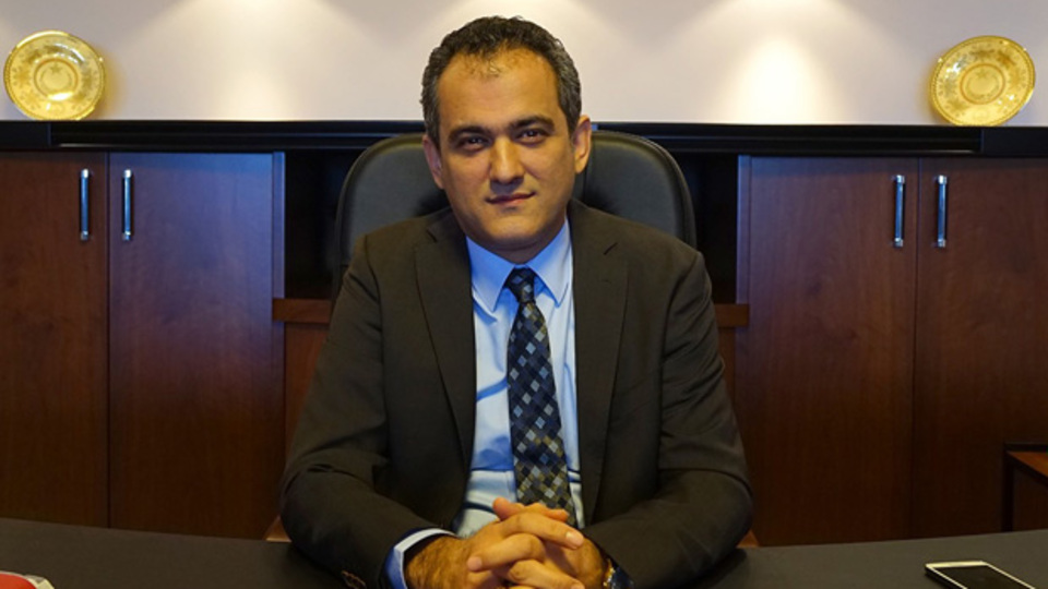 Mahmut Özer kimdir?