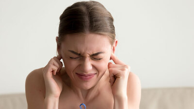 Kulak çınlamanız dışardan duyuluyorsa bunu yapın!