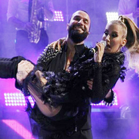 İrem Derici sahneye çıktı: Çünkü ben manyağım!