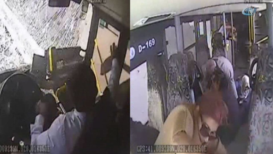 İki katlı otobüsteki dehşet anı!