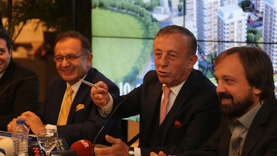 "Konut fiyatlarının düşmesini beklemek hayal"