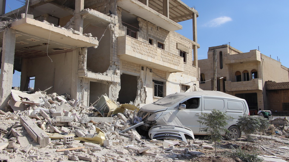 Esad rejiminin Han Şeyhun'a saldırısında 8 sivil hayatını kaybetti