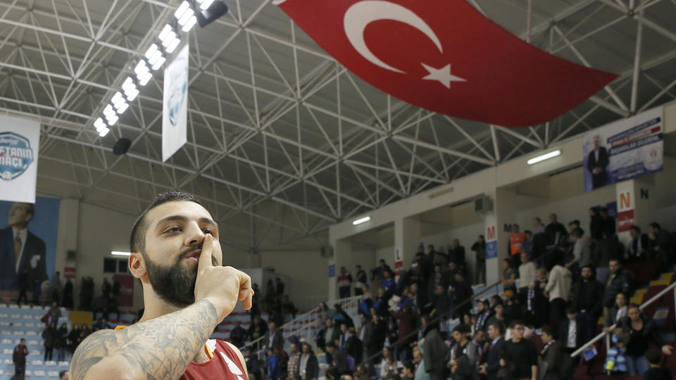 ''Galatasaray kaptanı olmak çocukluk hayalimdi''