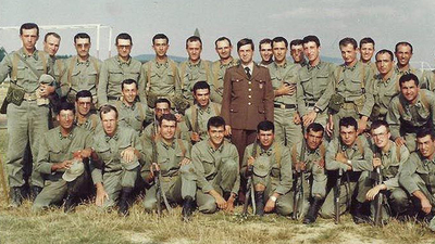 Cumhurbaşkanı Erdoğan'ın yıllar önce çekilen askerlik fotoğrafı ortaya çıktı