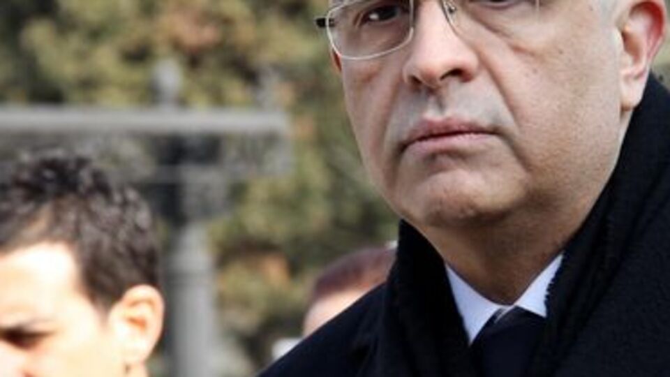 Enis Berberoğlu kimdir?