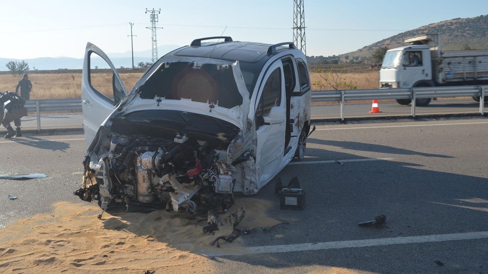 Köpeğe çarpmamak için manevra yaptı: 1 ölü