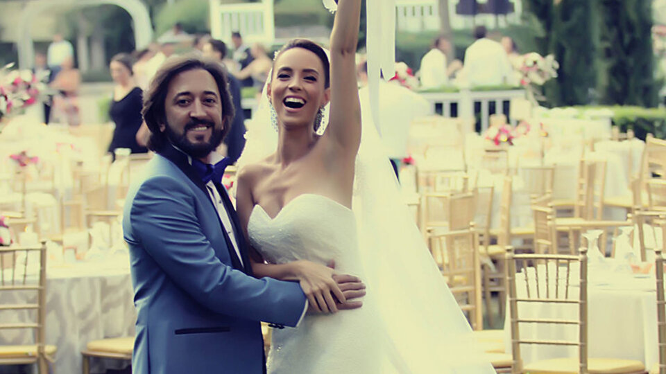 Ünlü çiftten müjdeli haber