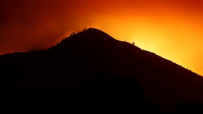 Kaliforniya'daki yangında ölü sayısı 21'e çıktı