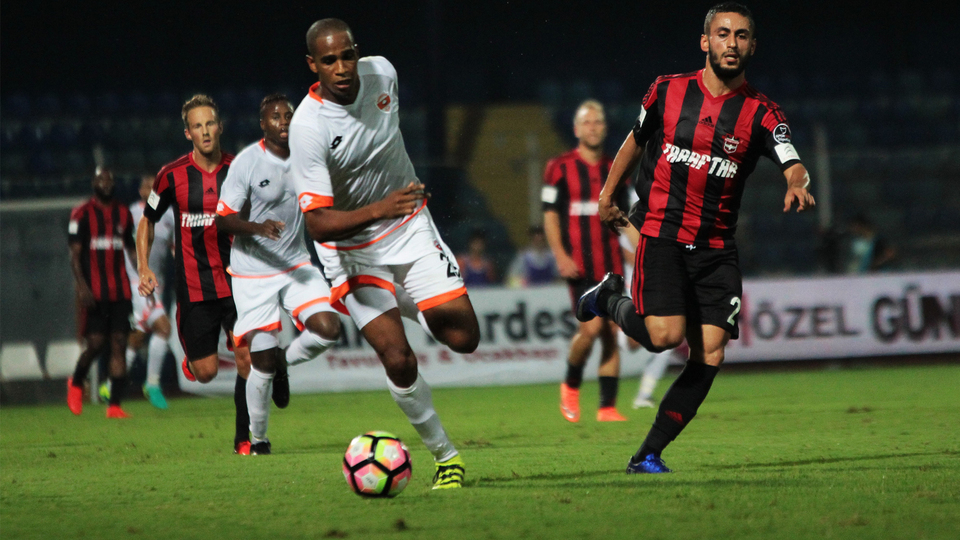 Avrupa'da düşenin dostu çok, bizde yok!