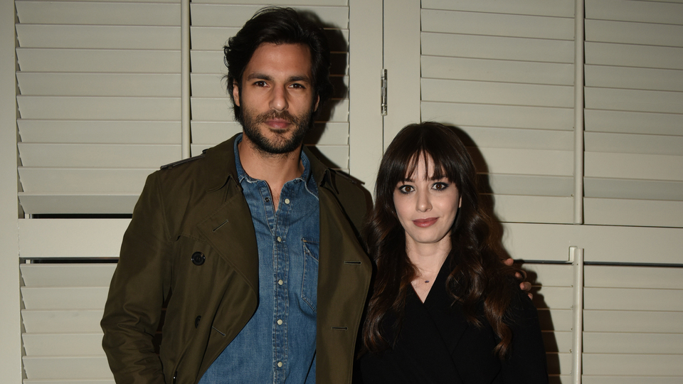 "Bize her gün ilk öpücük"