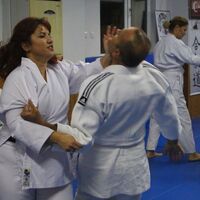Doktorlara 'aikido' dersi!