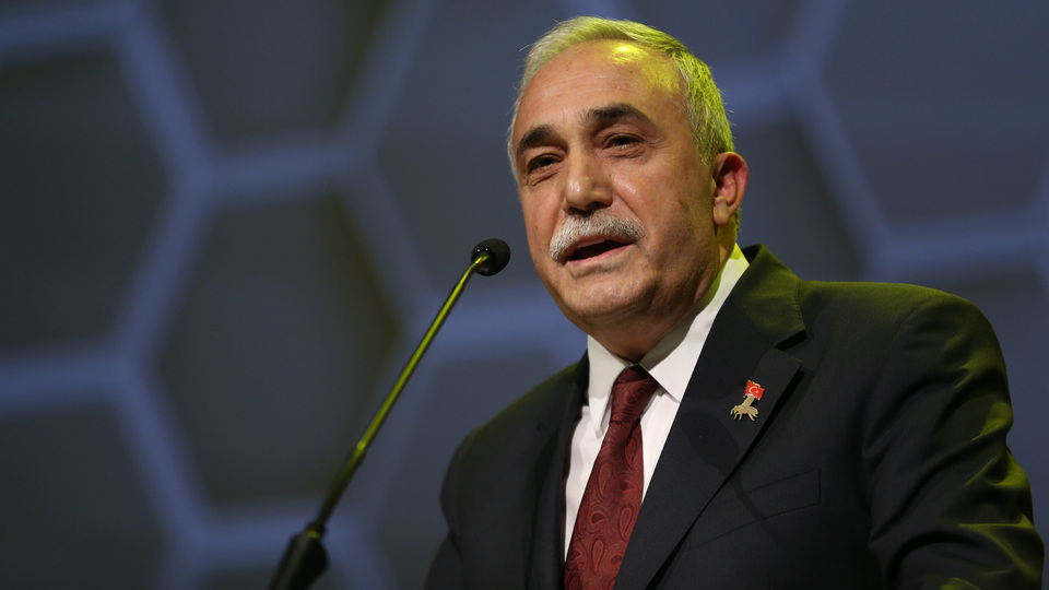 Bakan Fakıbaba: Keyfimizden ithal etmiyoruz. Bizi de üzdüğünü bilin